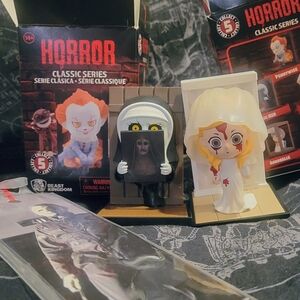 2 HORROR Classic Series Collectible Horror Movie Icons + Michael Myers Bookmark